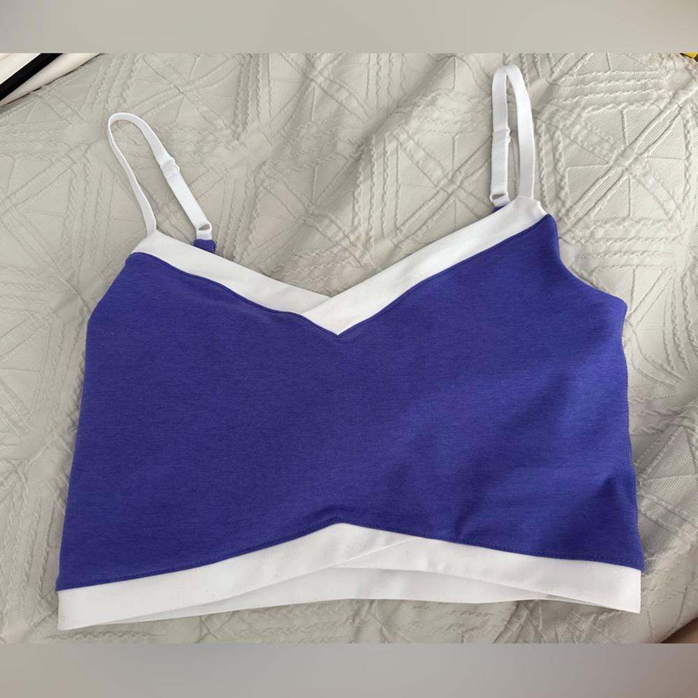 Women’s beyond yoga sports bra